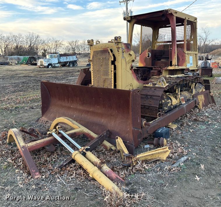 Caterpillar D6D dozer - FI0098