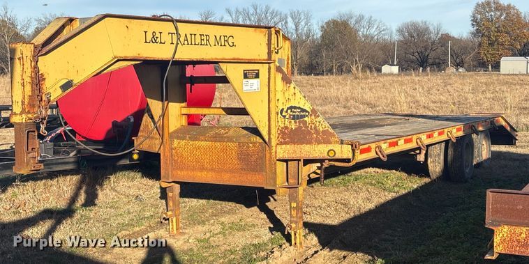2001 L & L Trailer Mfg. equipment trailer - FI0103