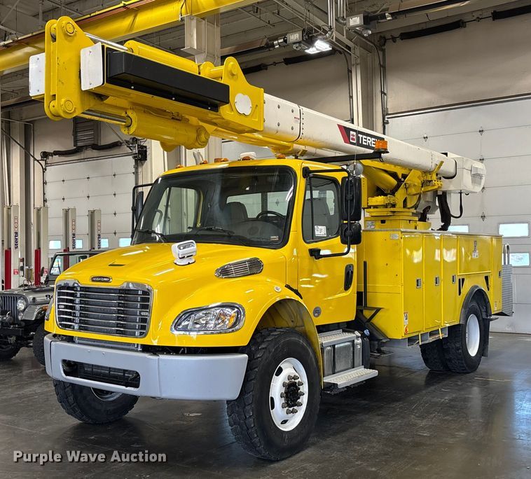 2021 Freightliner M2 bucket truck - FI1516