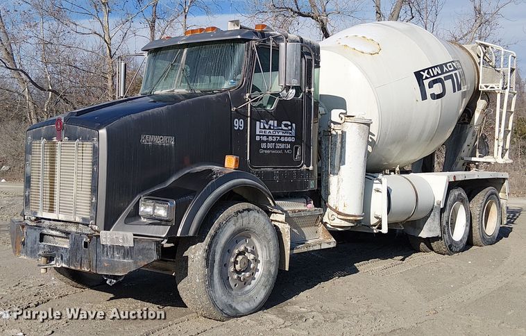 2004 Kenworth T800 ready mix truck - FK0768