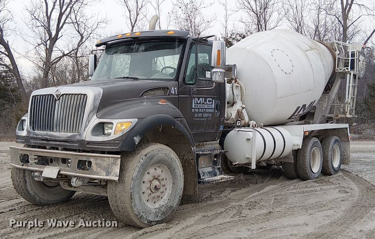 2005 International 7700 ready mix truck - FK0771