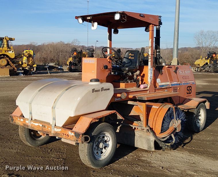 2006 Broce RJ 350 broom - FK0829