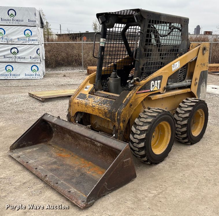 2004 Caterpillar 216 skid steer loader - FK2506