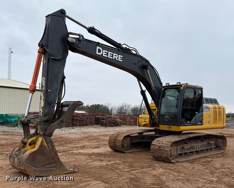 2015 John Deere 210G LC excavator - HI9389