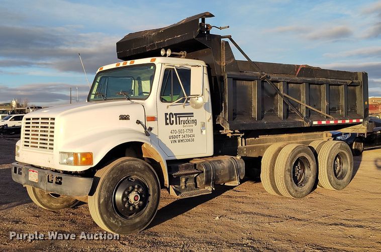 1998 International 4900 dump truck - IH9363