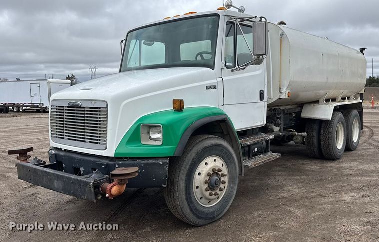 1999 Freightliner FL80 water truck - NA9957