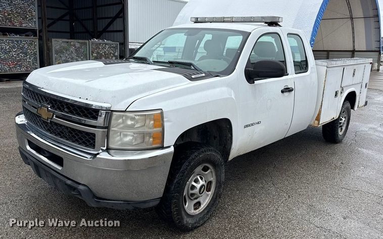 2011 Chevrolet Silverado 2500HD Ext. Cab utility bed pickup truck - ND9446