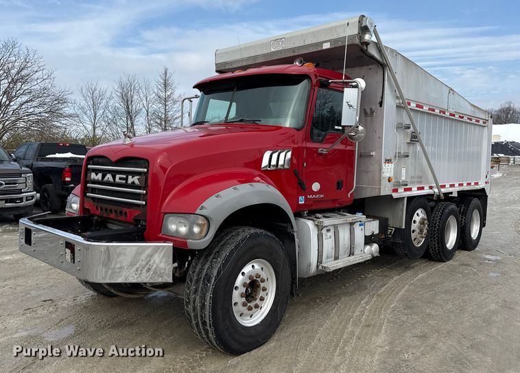 2015 Mack GU713 dump truck - ND9457