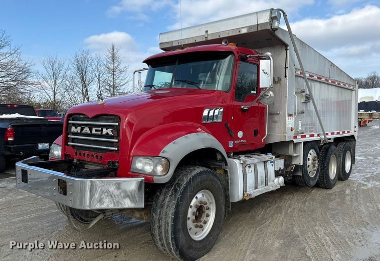 2015 Mack GU713 dump truck - ND9458