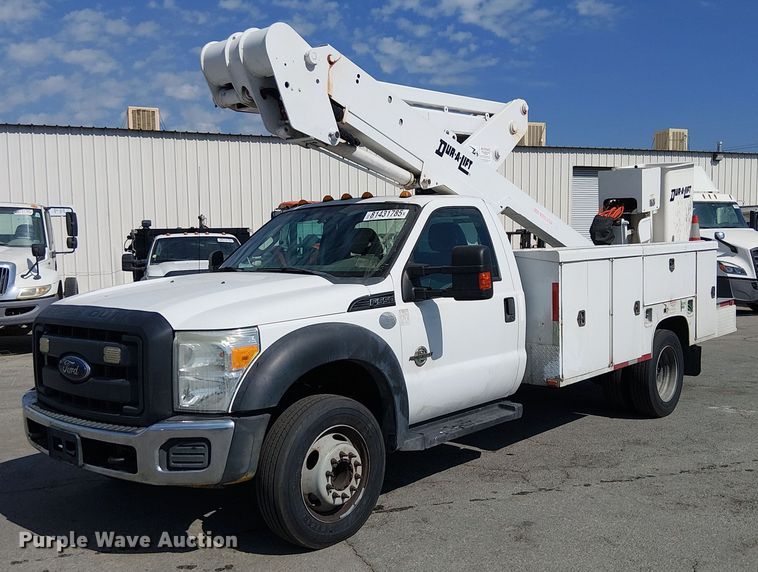 2016 Ford F550 Super Duty bucket truck - YA1157