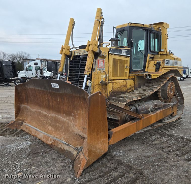 Caterpillar D7R dozer - YA1527