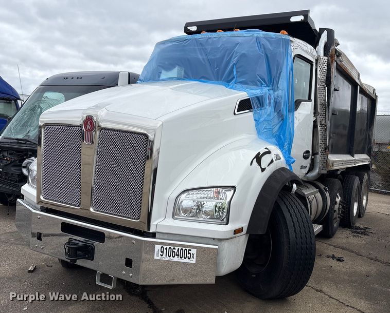 2025 Kenworth  T880 dump truck - YA1627
