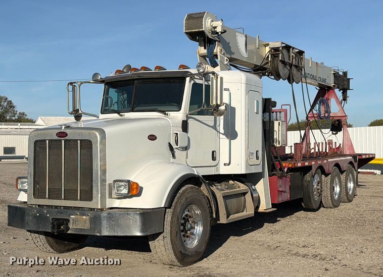 2014 Peterbilt 365 crane truck - YA1640