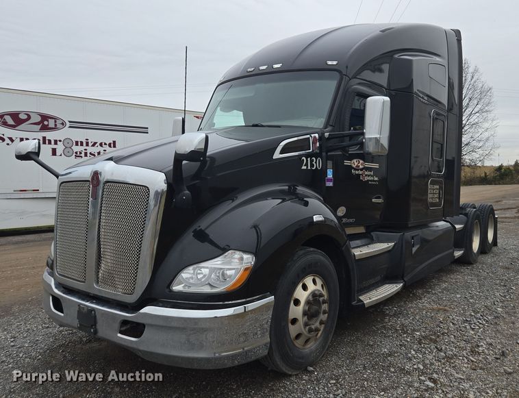 2018 Kenworth T680 semi truck - DU2552