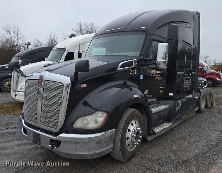 2018 Kenworth T680 semi truck - DU2554