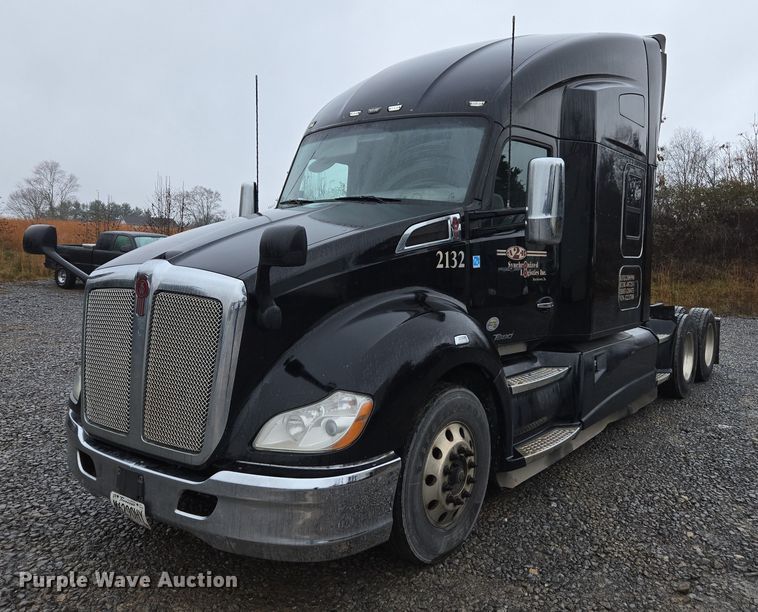 2018 Kenworth T680 semi truck - DU2559