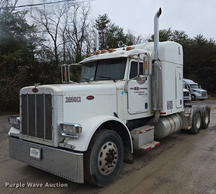 2005 Peterbilt 379 semi truck - DU2567