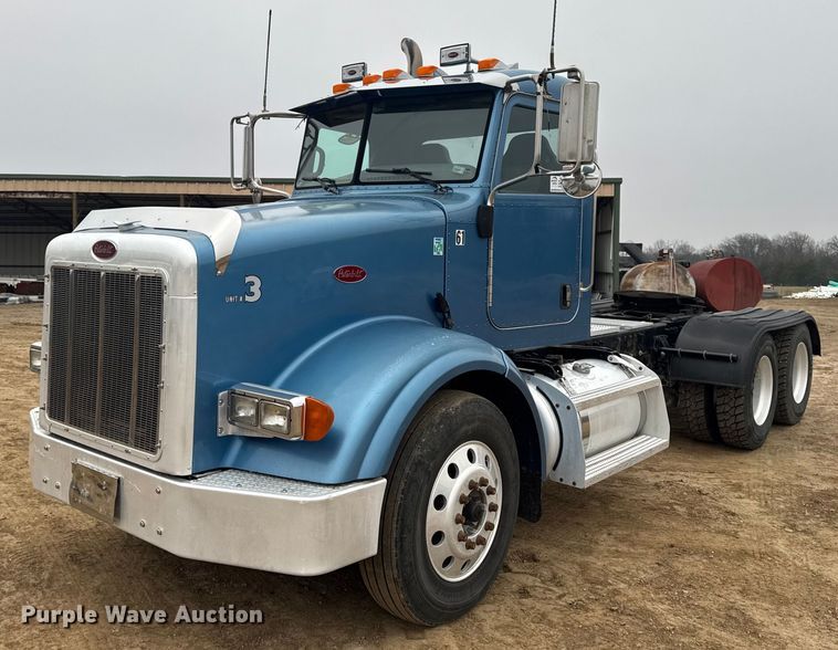 2006 Peterbilt 378 semi truck - DW6739
