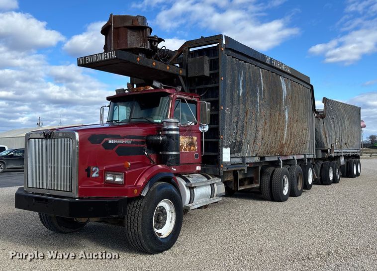 1993 Western Star 4900 crane grapple truck  - DW7344