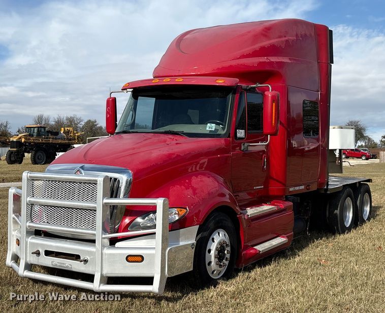 2009 International LF627 semi truck - EA7802