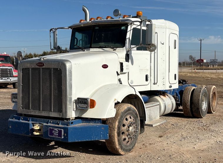 2011 Peterbilt 365 semi truck - EA7860