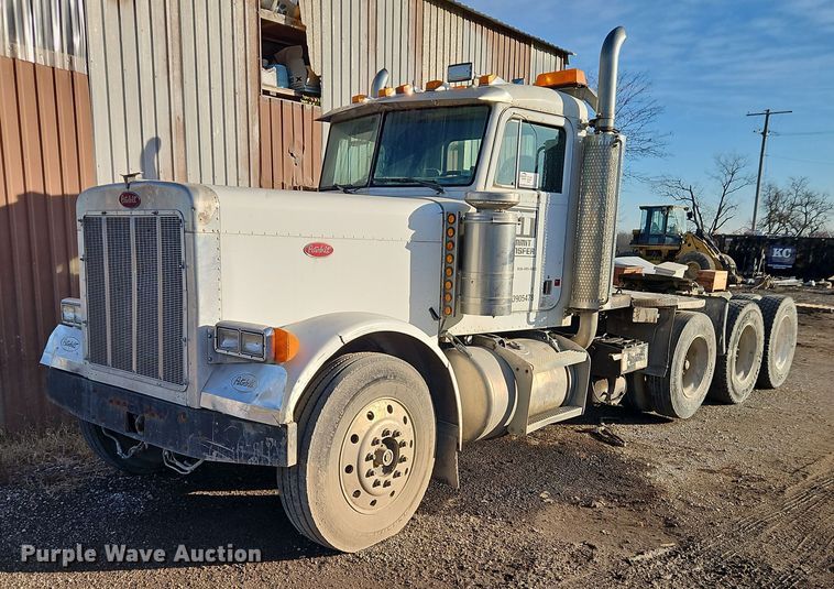 1992 Peterbilt 379 semi truck - EB8469