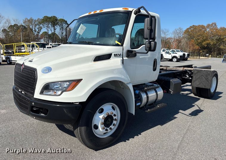 2023 International MV607 truck cab and chassis - EC3921