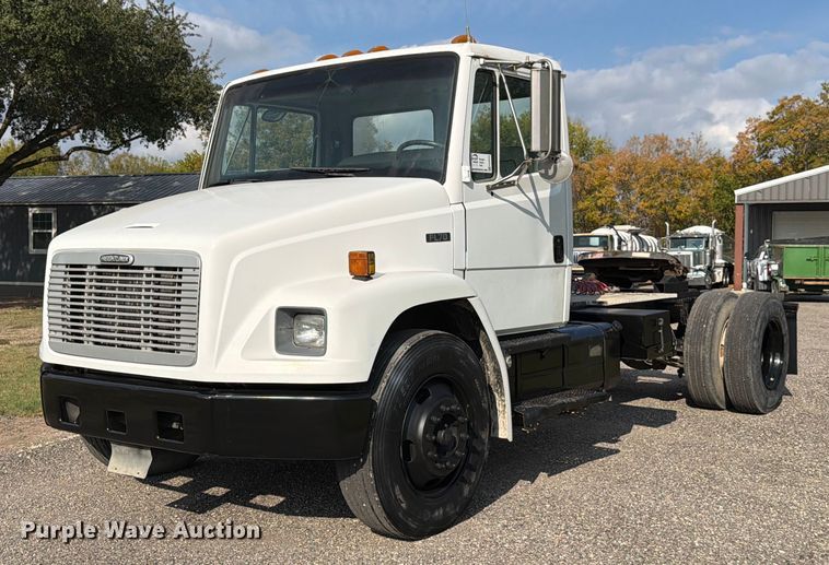 2003 Freightliner FL70 semi truck - ED5029