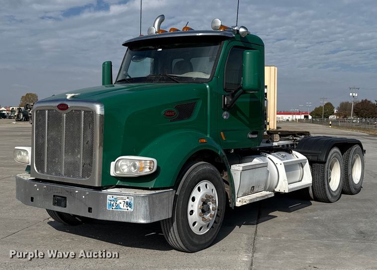 2018 Peterbilt 567 semi truck - EE3411