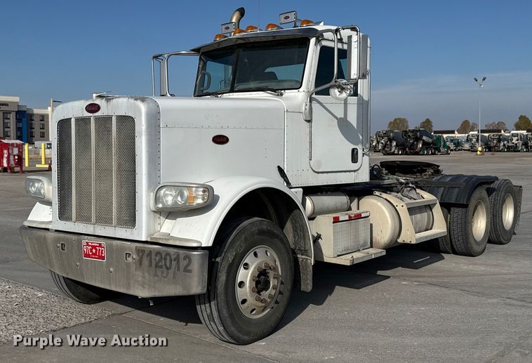 2013 Peterbilt 388 semi truck - EE3416
