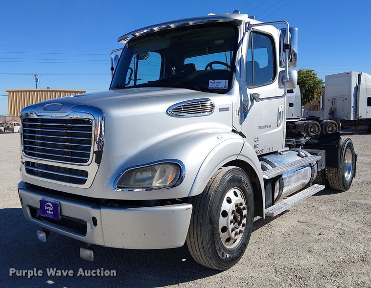 2011 Freightliner Business Class M2 semi truck - EE5048