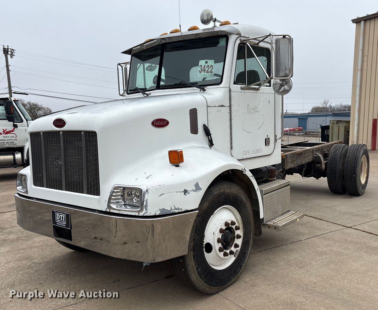 2004 Peterbilt 330 truck cab and chassis - EG8309