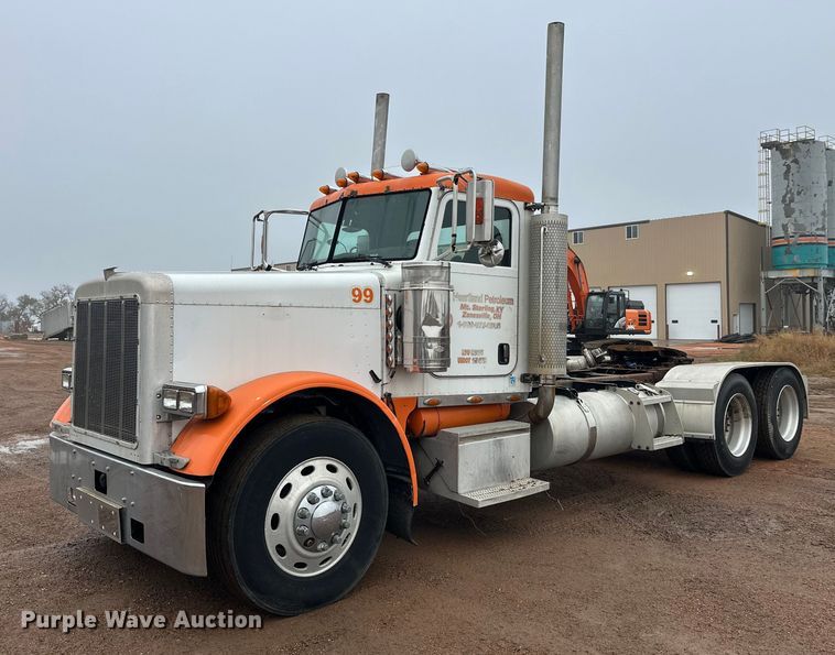 2005 Peterbilt 379 semi truck - EL0050