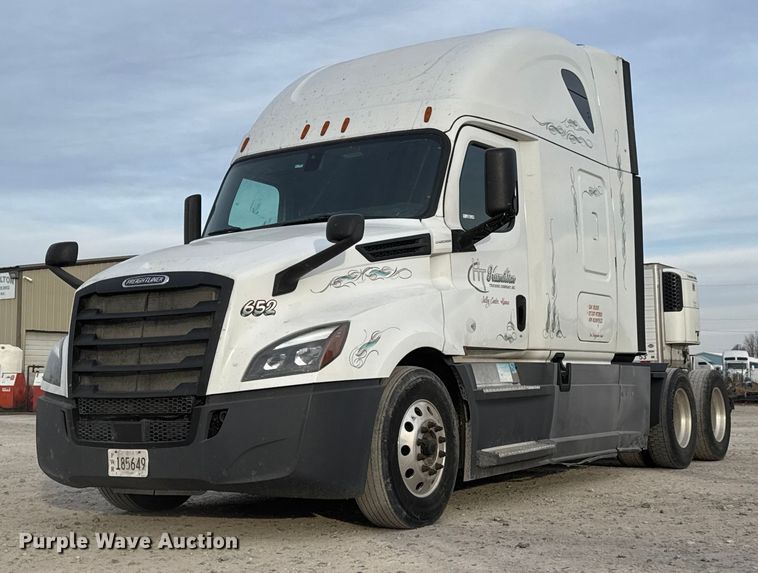 2019 Freightliner Cascadia 126 semi truck - ET4057
