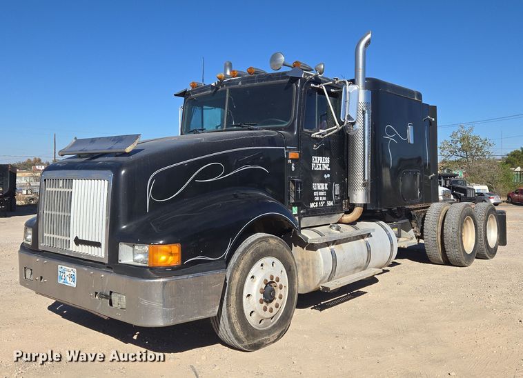 1994 International 9400 semi truck - ET5252