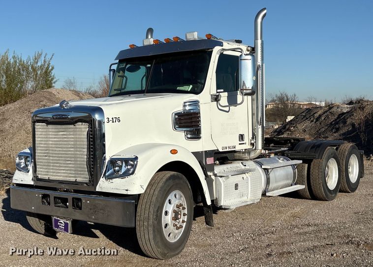 2013 Freightliner Coronado semi truck - ET5413