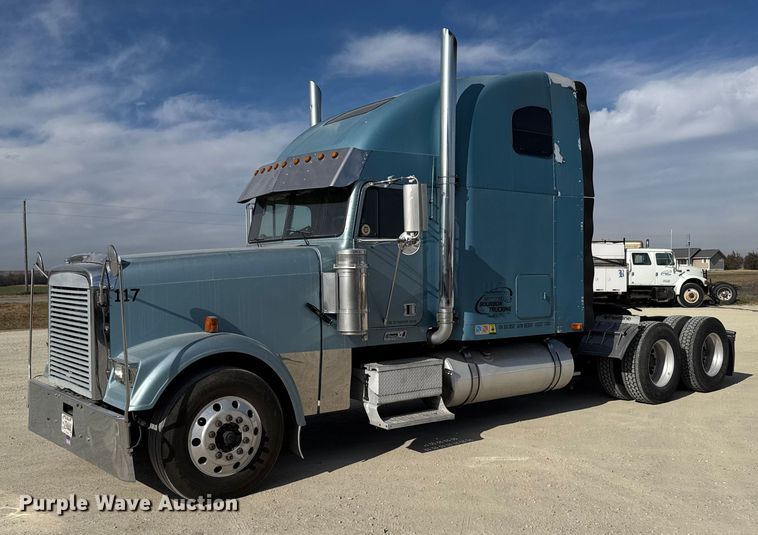 2003 Freightliner FLD132 semi truck - EU6405