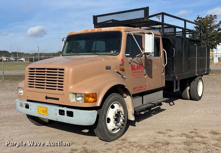 1998 International 4700 Low Profile Crew Cab utility / service truck - EV3320