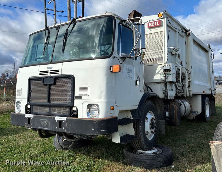 2010 Autocar Xpeditor refuse truck - EV3379