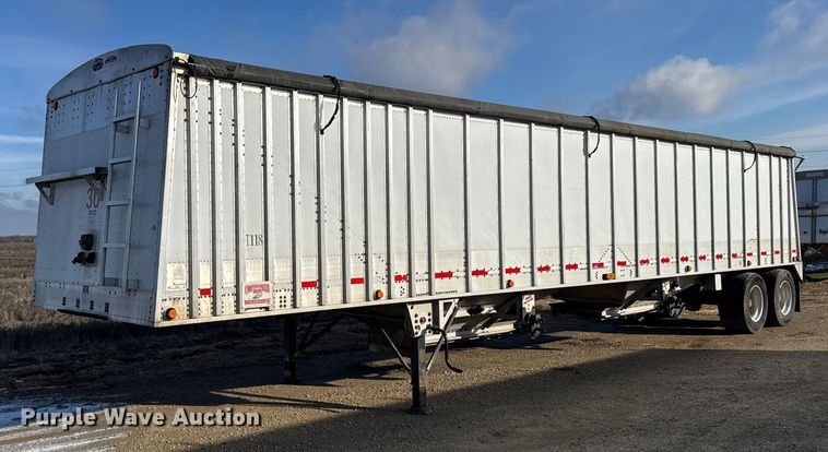 2013 Cornhusker grain trailer - FB0487