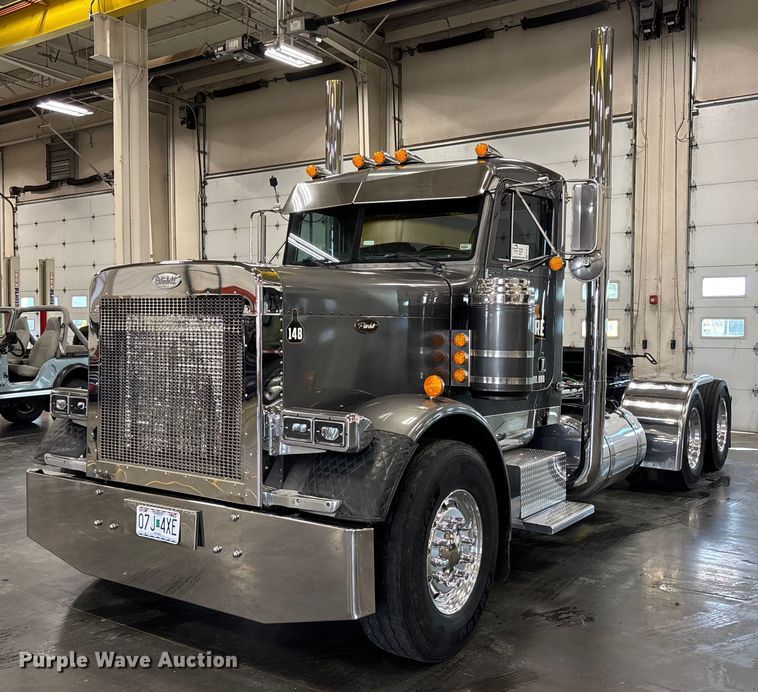 2000 Peterbilt 379 semi truck - FI1513