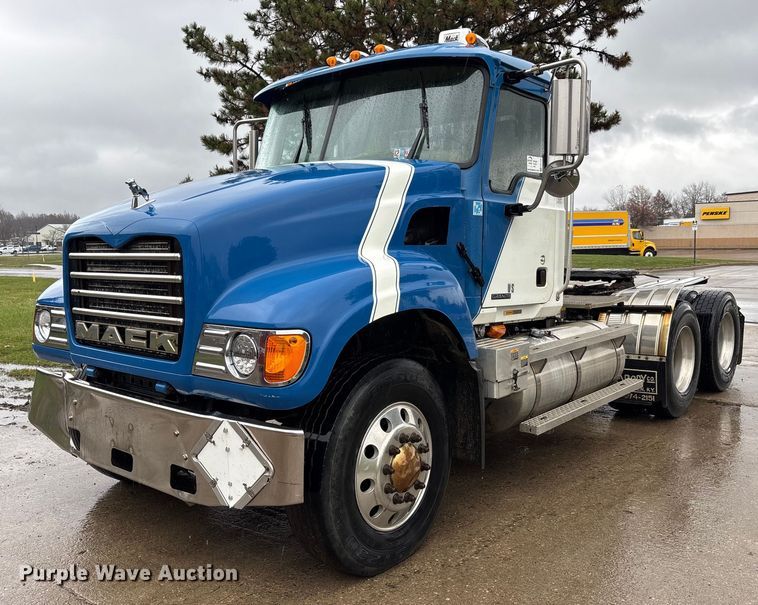 2003 Mack CV713 semi truck - FK1028