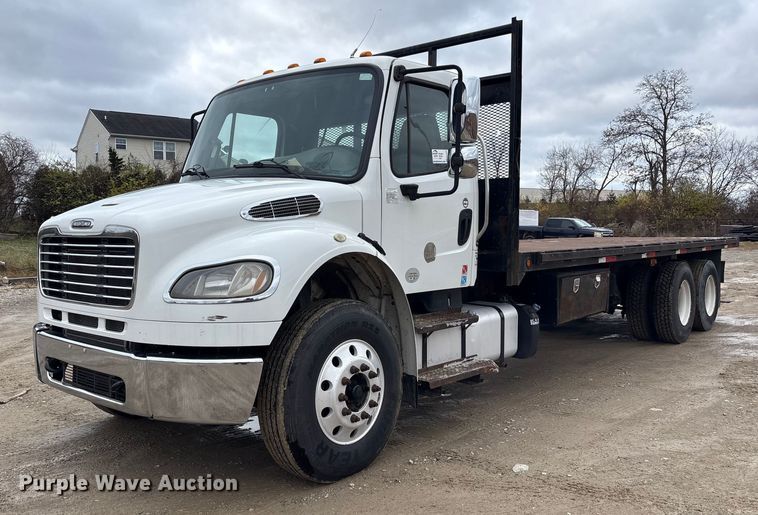 2014 Freightliner Business Class M2 flatbed truck - FK1032