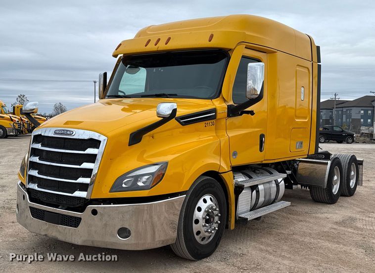 2021 Freightliner Cascadia 126 semi truck - HI9383