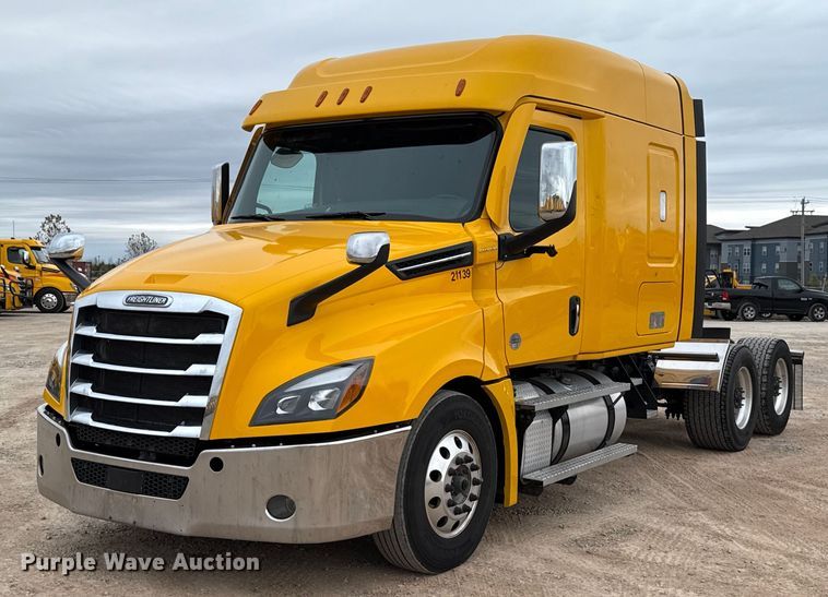 2021 Freightliner Cascadia 126 semi truck - HI9384