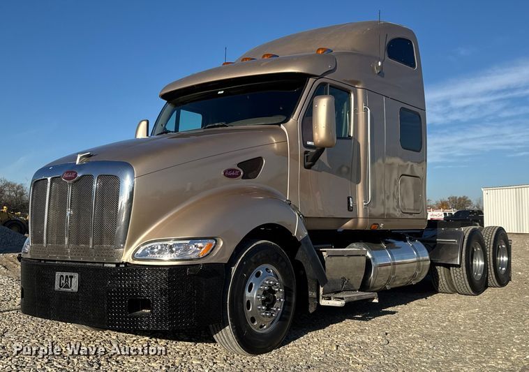 2004 Peterbilt 387 semi truck - NA9903