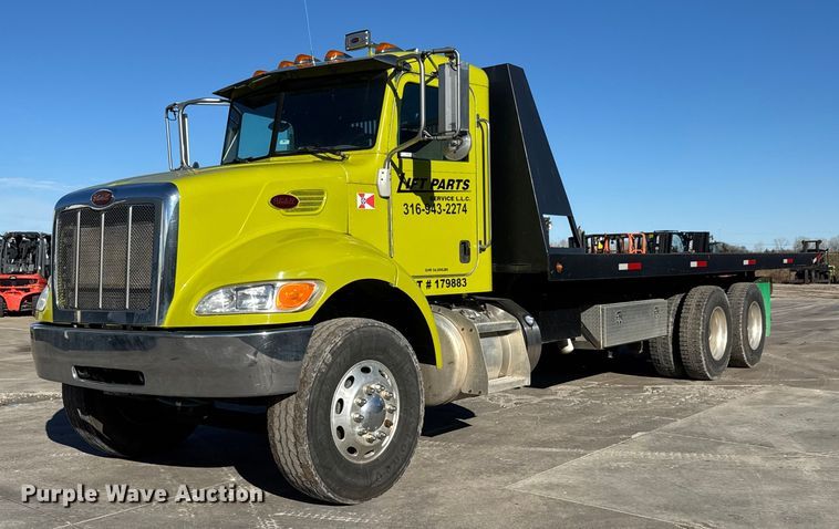 2014 Peterbilt 348 rollback truck - NB9000