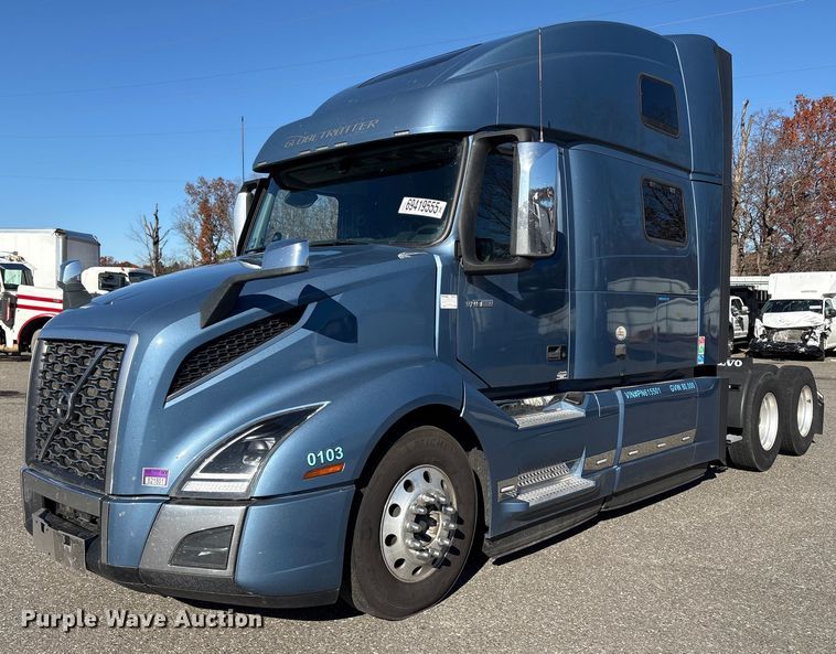 2023 Volvo VNL semi truck - YA0956