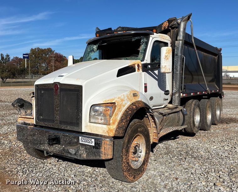 2024 Kenworth T880 dump truck - YA1448