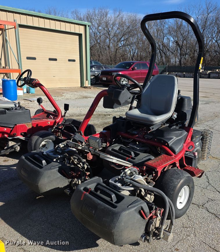 2017 Toro GreensMaster 3300 Triflex  reel mower - DZ3669